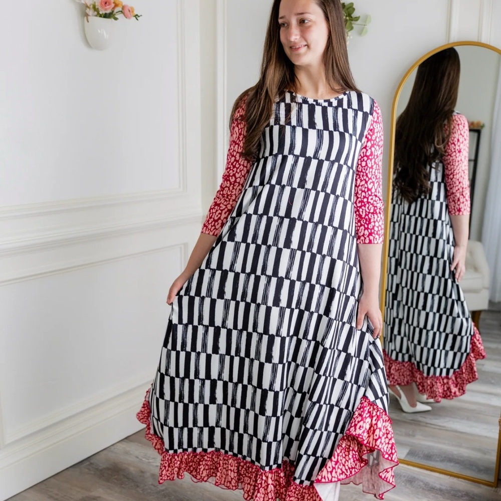 Nuggles “Kayla” dress, black/white with pink leopard sleeve, 3X - Picture 5 of 6